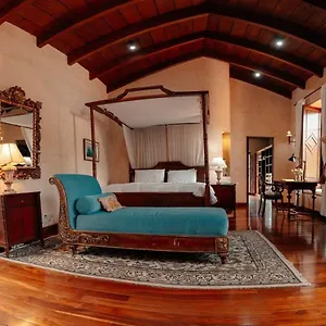 Sharazade - Boutique Pool Magical Setting Bed & Breakfast
